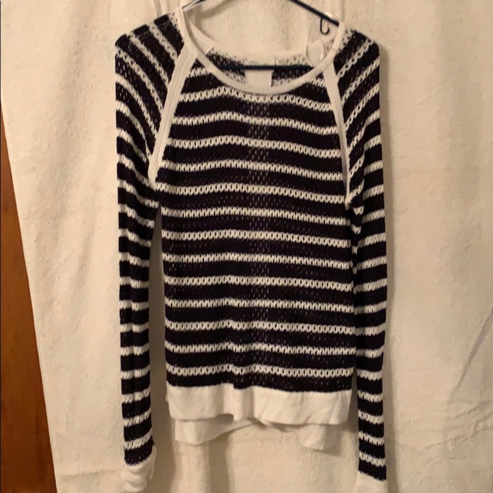 R D Style top